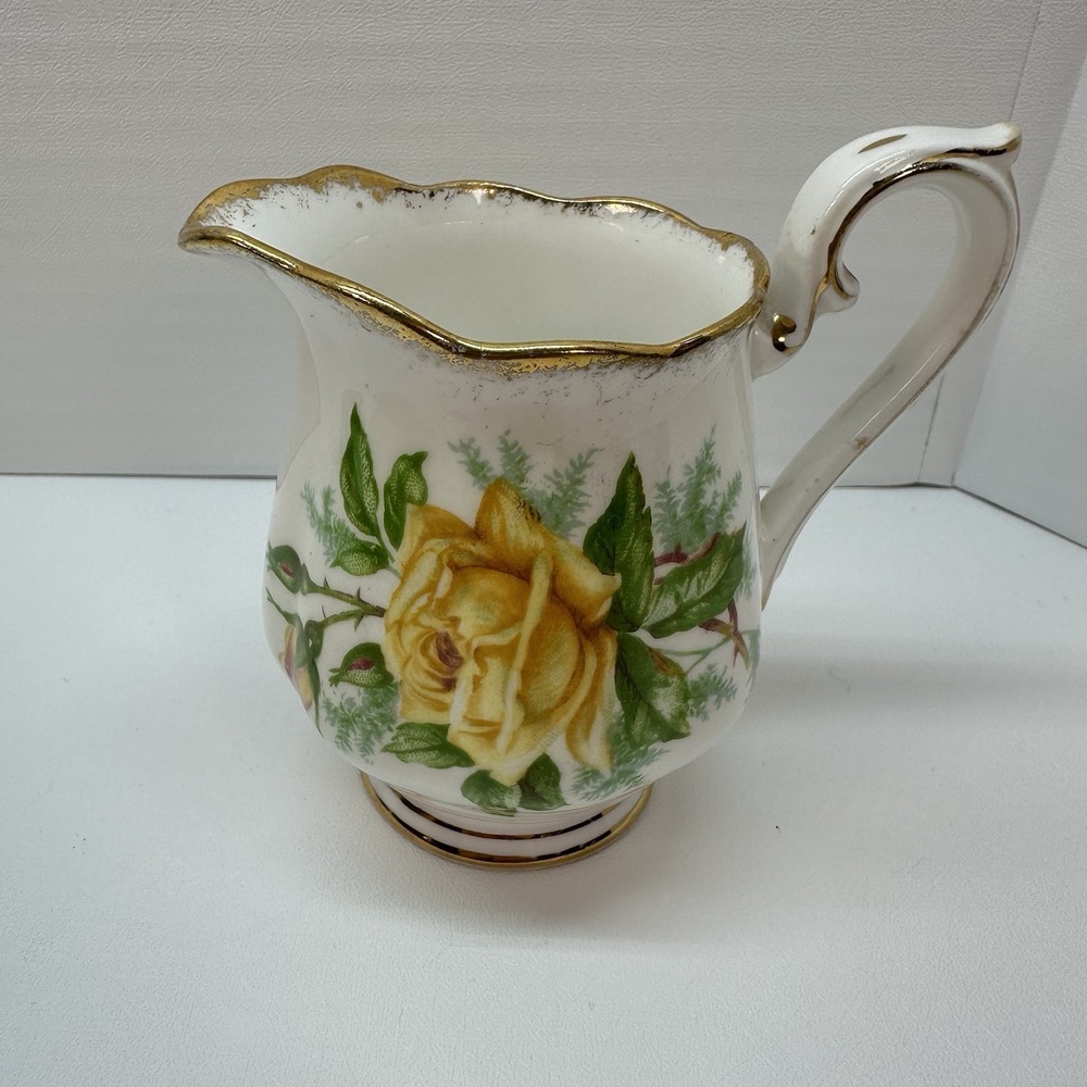 Royal Albert‎ Bone China England "Tea Rose" Creamer Jug – Yellow Rose Pattern
